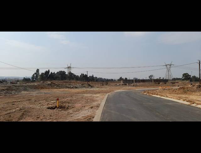 1,225M² WAREHOUSE FOR SALE IN CITY DEEP